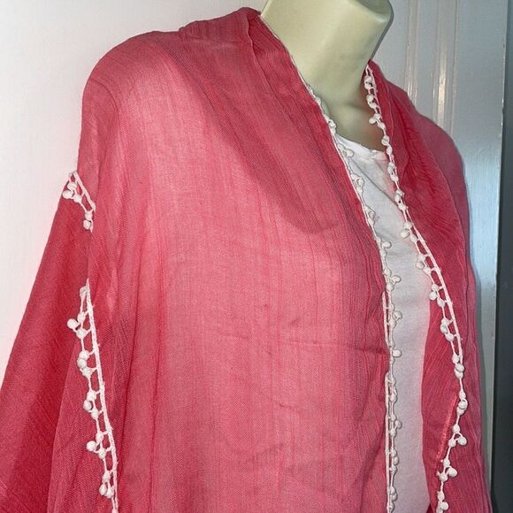 Pink shawl/wrap with white ball fringe - Picture 4 of 8
